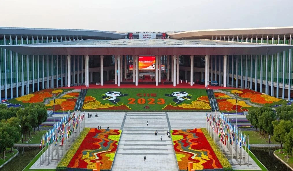 从青海走来，跨越雪域高原丨龙羊峡三文鱼“游”上第六届国际进口博览会